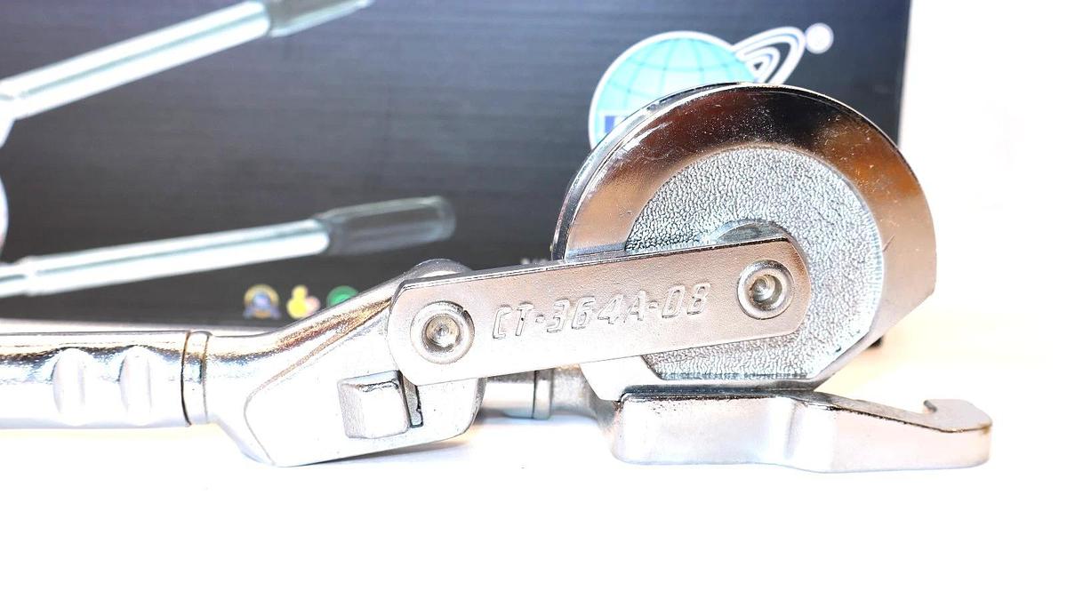 Used (NEW) DSZH CT-364A-08 For 1/2" OD Tubing  Manual Tube Bender 180°