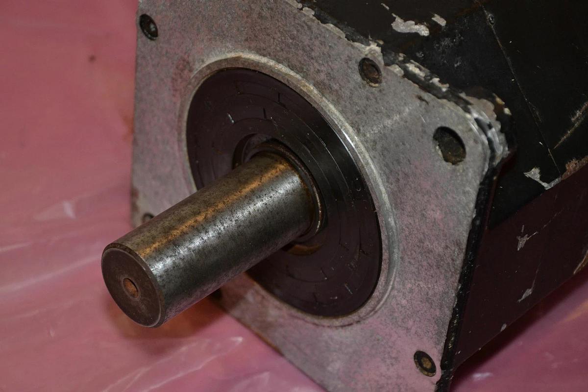 Used GE FANUC 20S A06B-0502-B067#7008  A06B-0502-B067 #7000 SERVO MOTOR