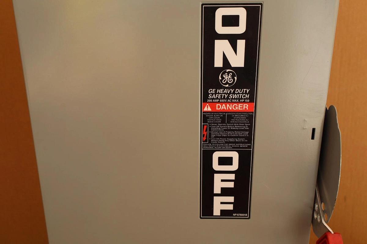 Used GE Heavy Duty Fusible Safety Switch Mod 10 TH3364 200A 200 Amp 600vac 150hp
