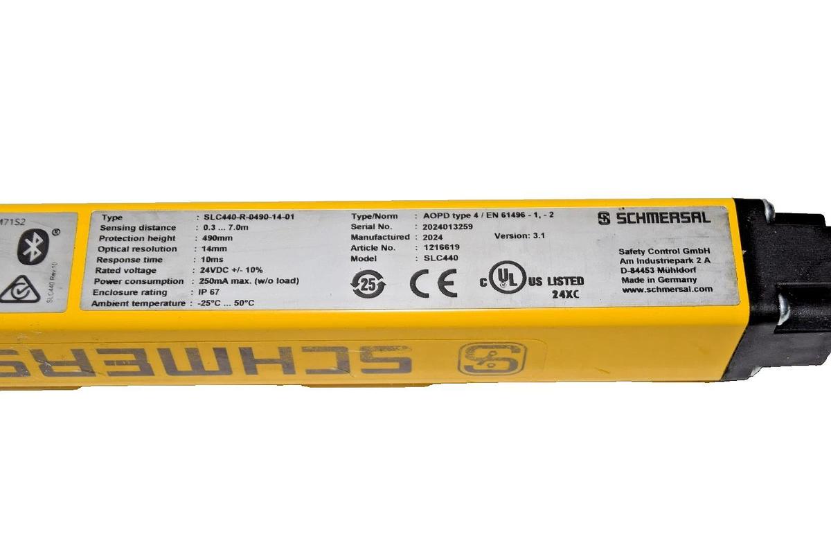 Schmersal Safety Light Curtain SLC440-R-0490-14-01 RECEIVER 24vdc (NEW)