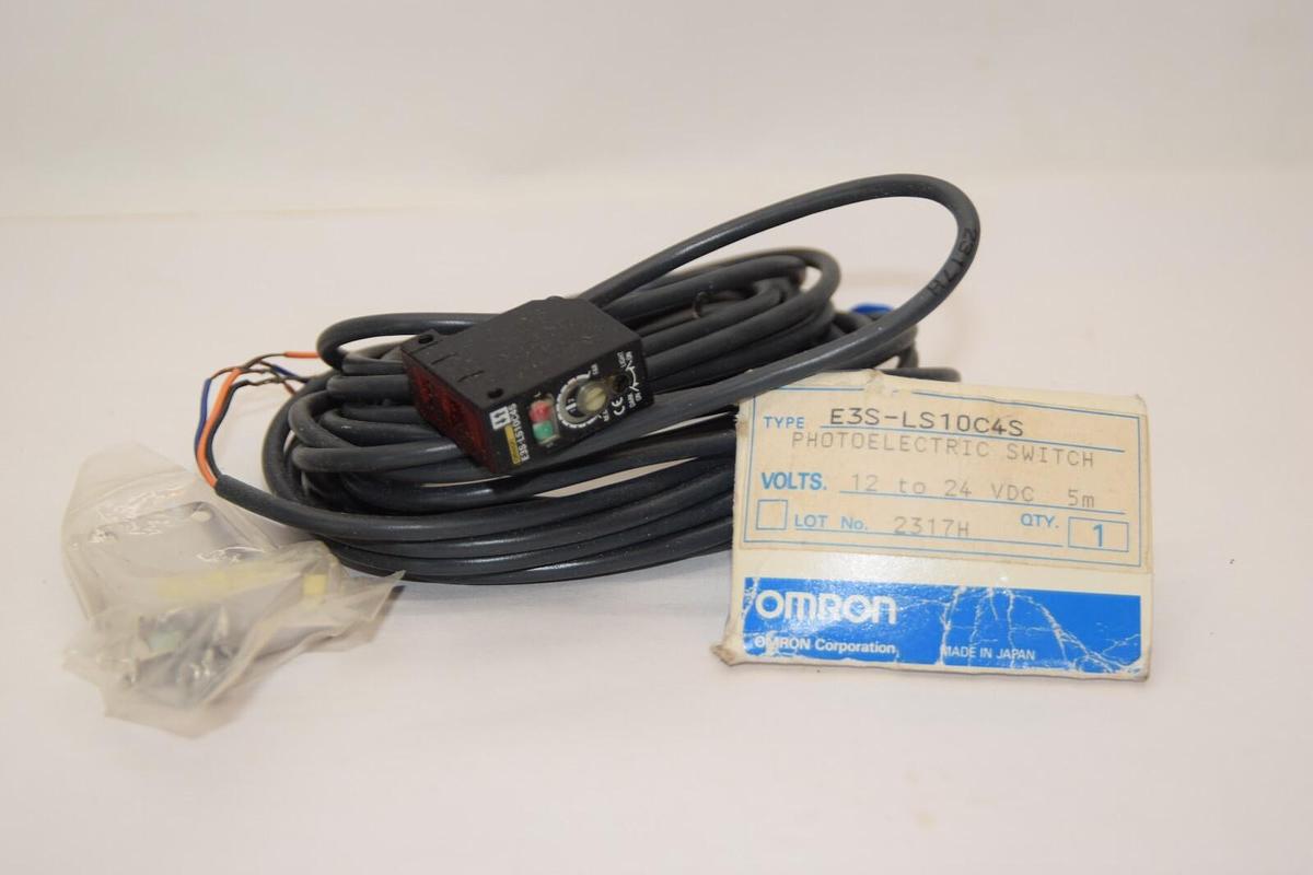 (NEW) OMRON E3S-LS10C4S E3SLS10C4S 12-24Vdc 5m Photoelectric Switch