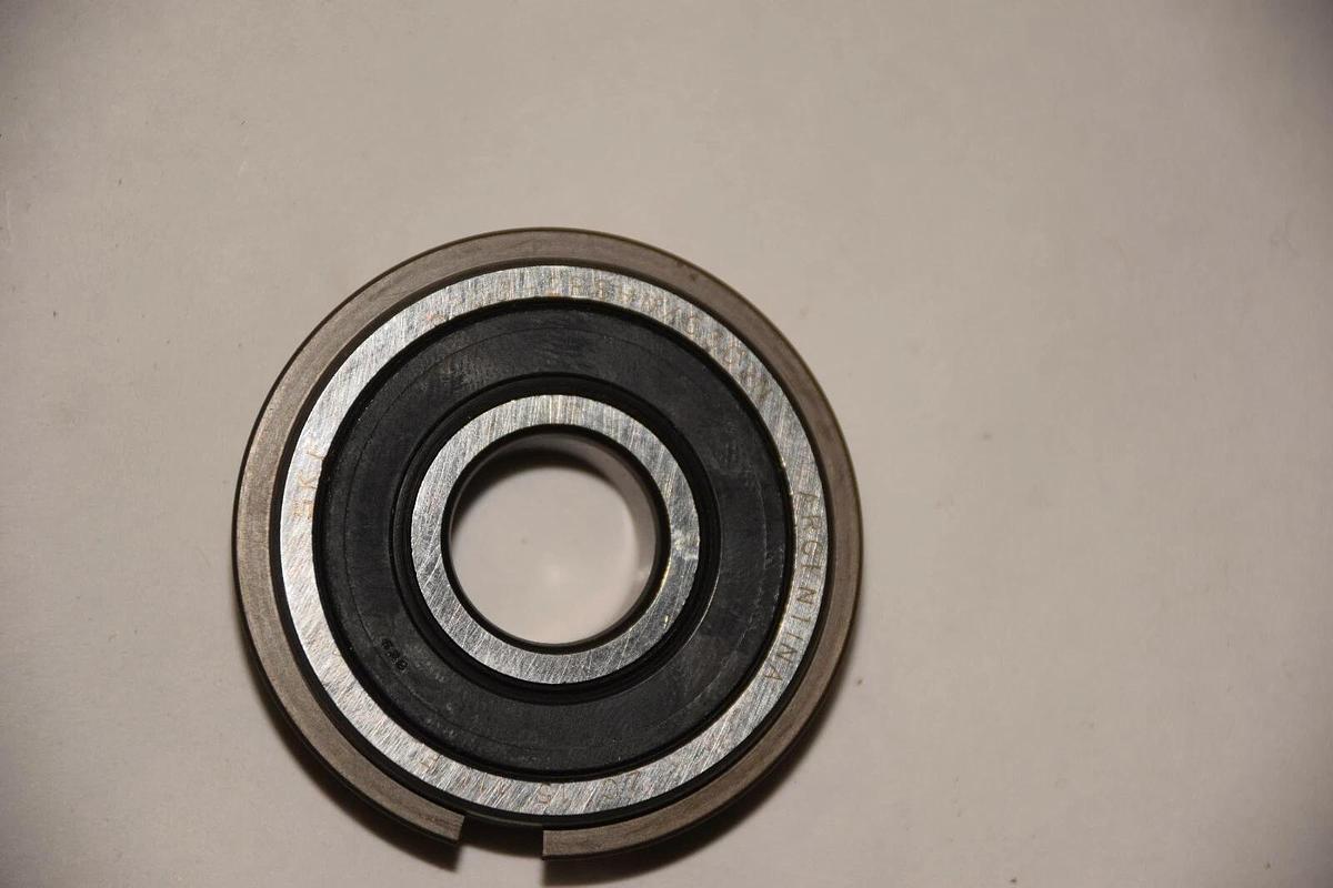 SKF 6303-2RSHN/C3GJN RADIAL BEARING NEW