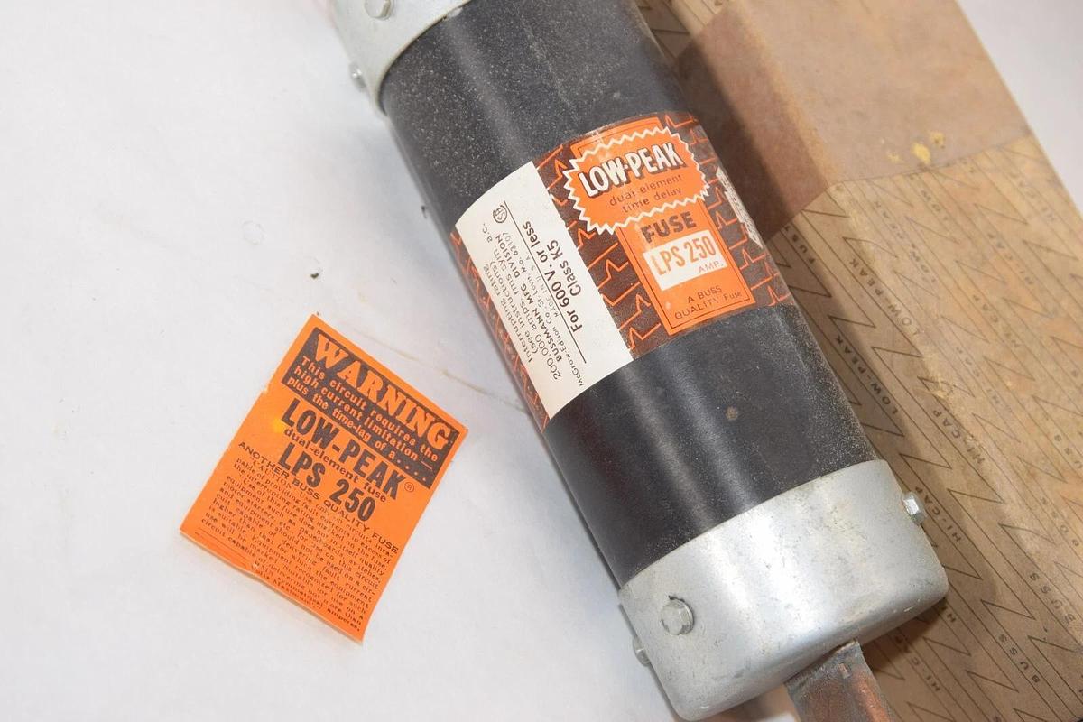 (NEW) BUSSMANN LPS 250 LPS250 250Amp 600V Low Peak Fuse