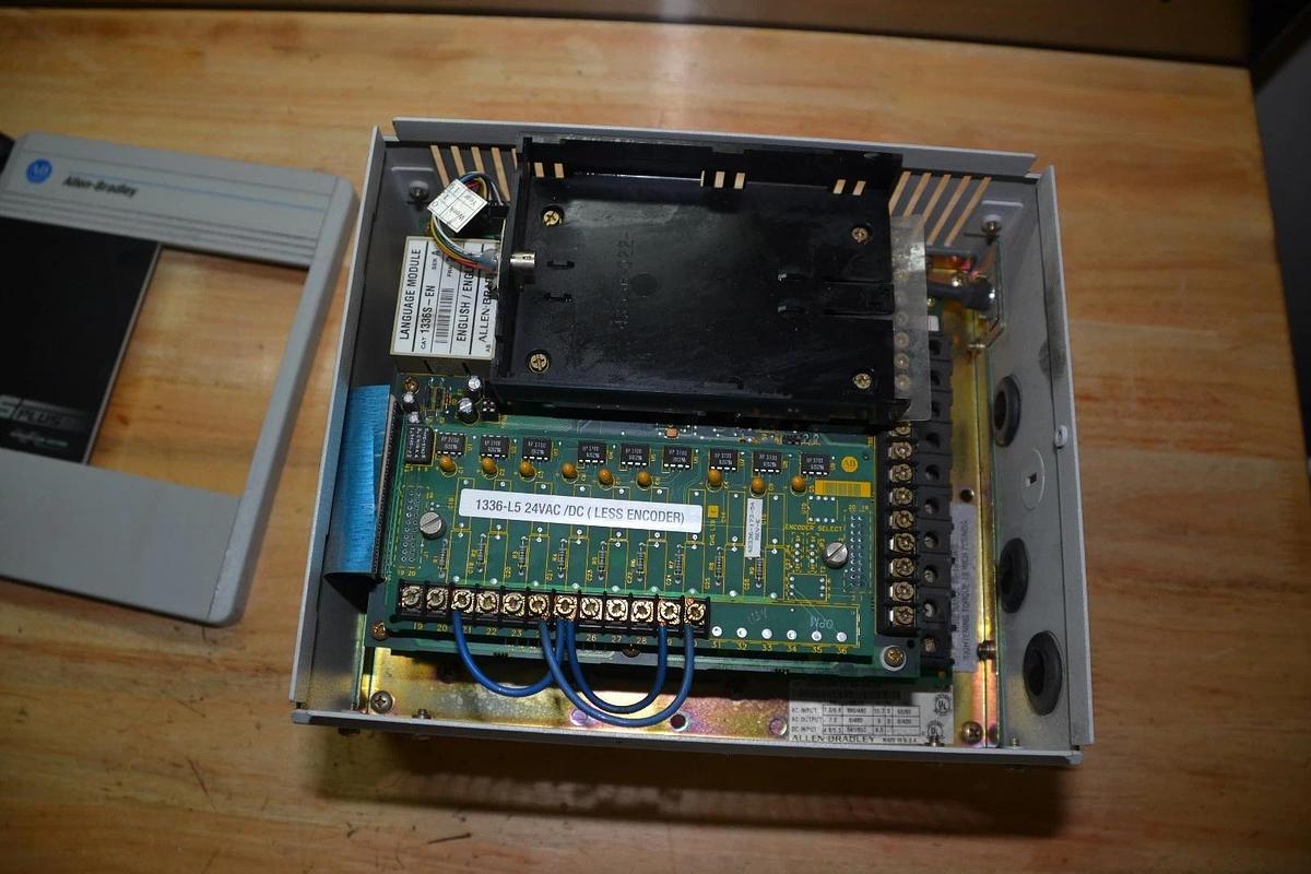 Used ALLEN BRADLEY 1336S-BRF50-AA-EN-L5 380/460V 10.7A 3PH 50/60Hz 1336 PLUS DRIVE