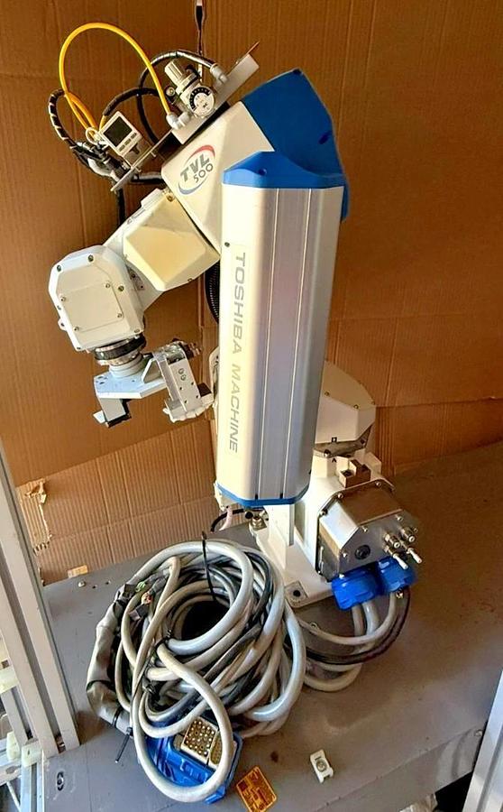 Used Toshiba Machine Co. System Six-Axis 6-Axis Robot TVL500 TVL 500 28kg