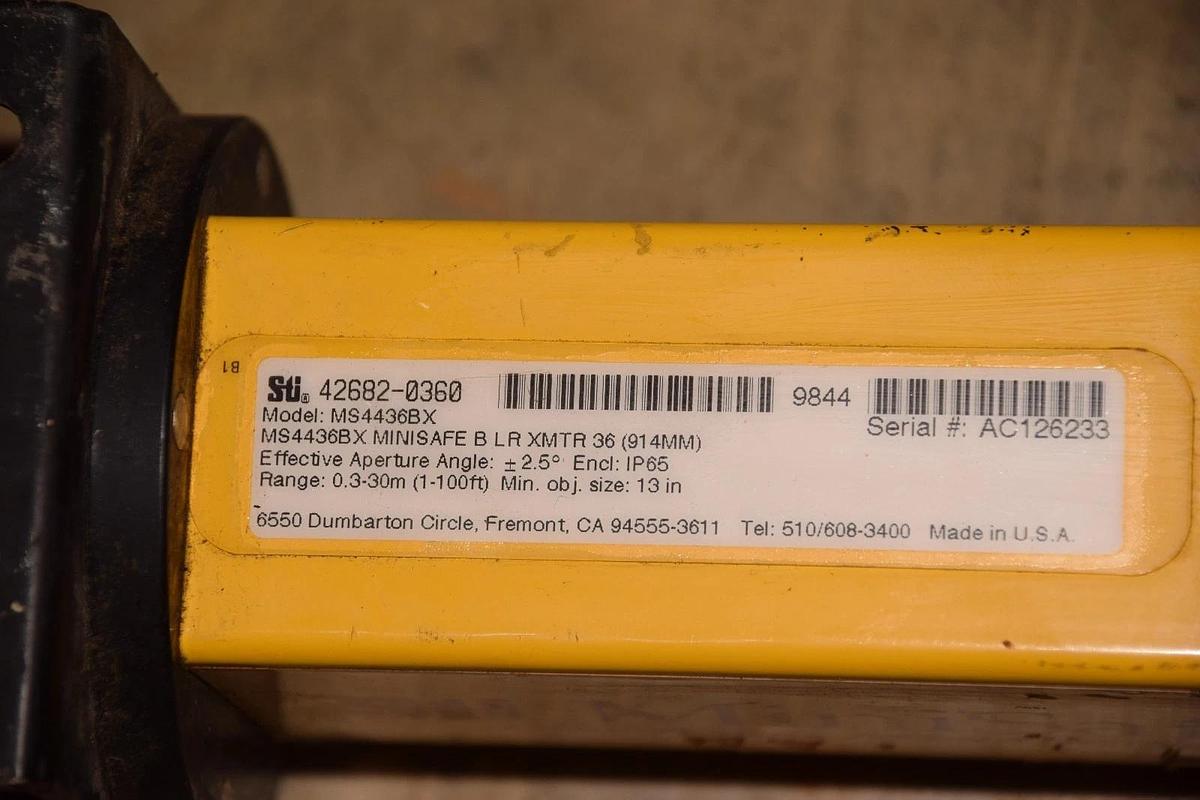 Used STI MINISAFE MS4436BX 42682-0360 0.3-30m TRANSMITTER SAFETY LIGHT CURTAIN