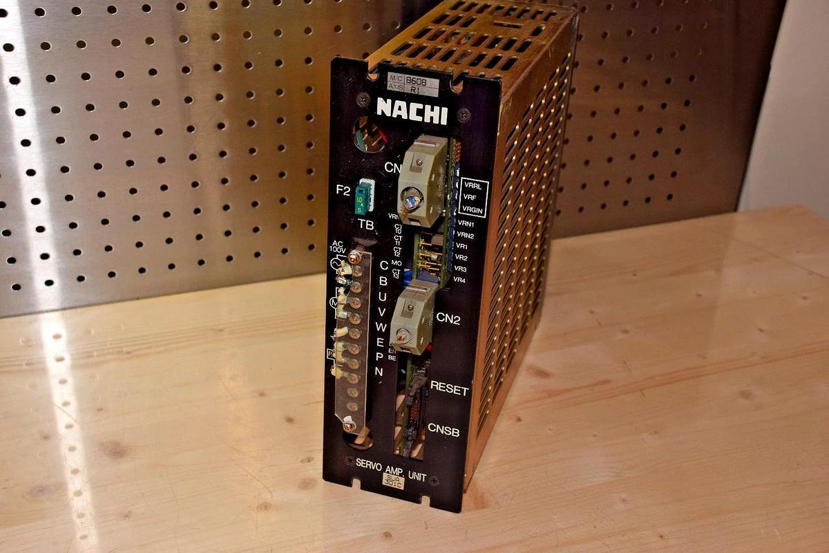 Used NACHI SUA301C SERVO AMP UNIT AMPLIFIER DRIVE