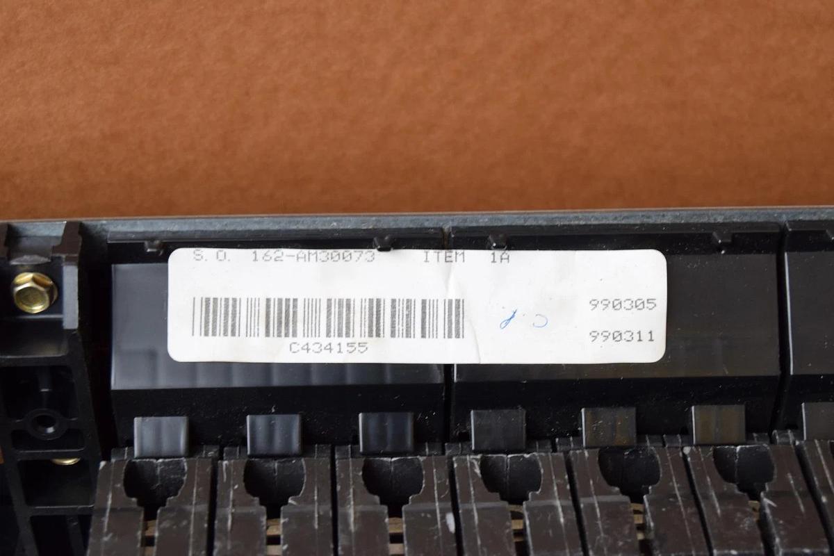 Used General Electric GE A Series 225A Panelboard Interior AQL3422ATX AXB4M9 3ph 4w