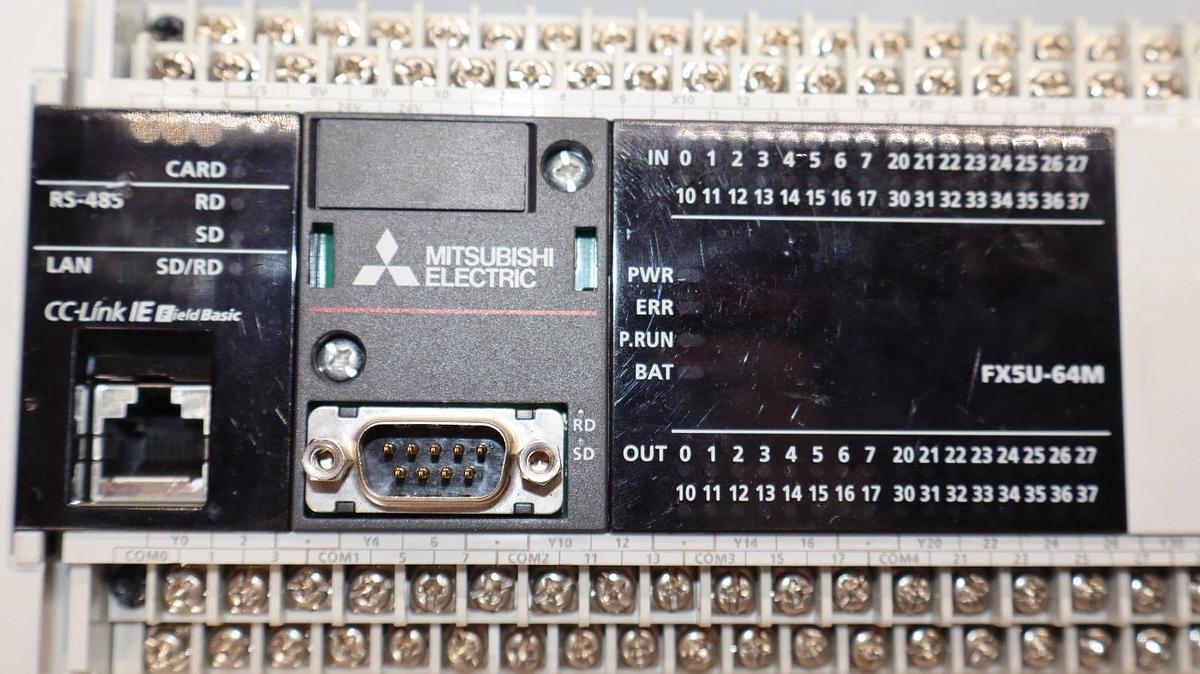 Used Mitsubishi Electric FX5U-64MT/ES FX5U-64M 100-240Vac Programmable Controller