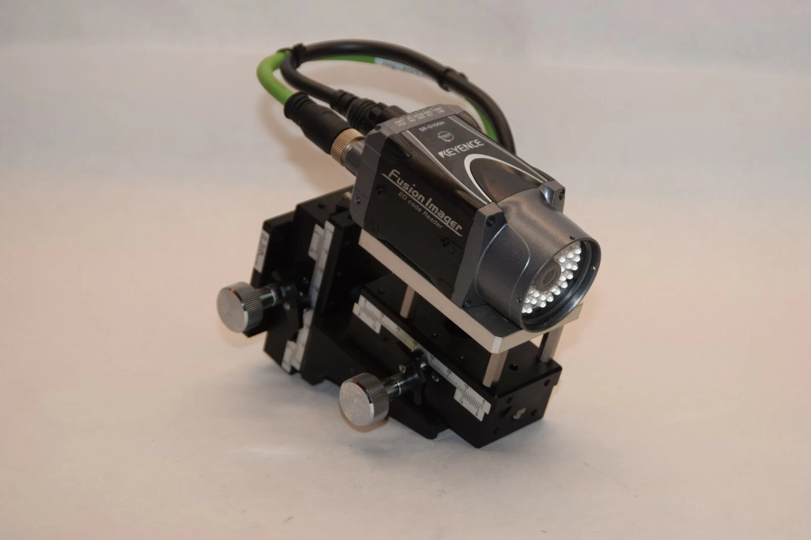 Used KEYENCE 2D Code Reader SR-D100H with precision mount B05-14NH A47-4