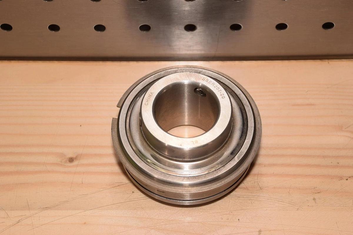 BL Bearing SSER207-20 1-1/4" Insert Bearing w/ snap ring SER207 20 ER 1.25