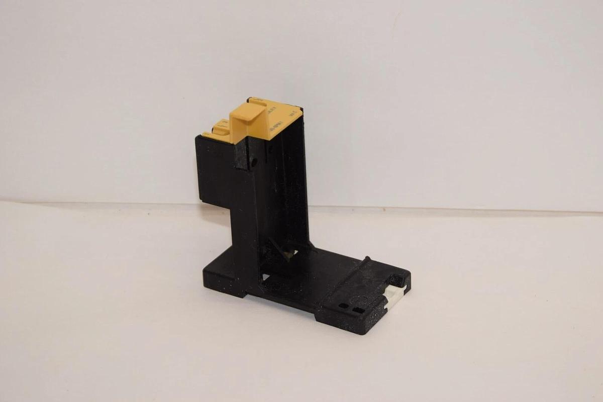(NEW) ALLEN BRADLEY 193-BPM1 Series C Overload Relay Base Adapter