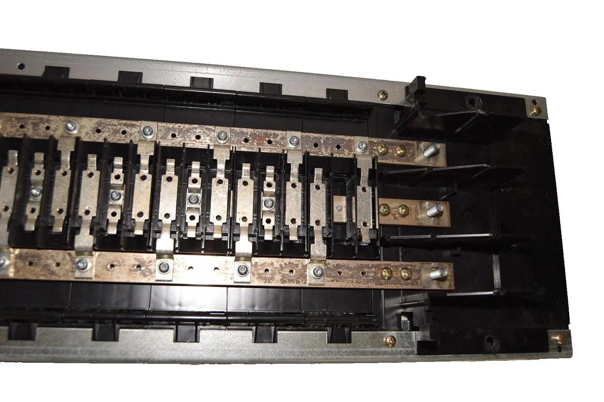 Used Square D NQOM442L225GSA 42 Circuit 225A Main Lug Panelboard Interior *Only*