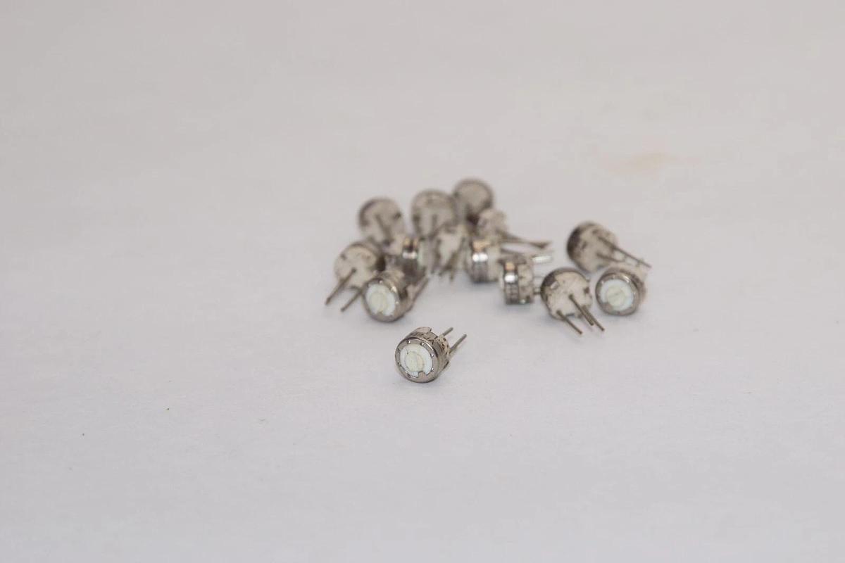 (NEW - Lot of 14) 8944JA 75H 1K Transistor