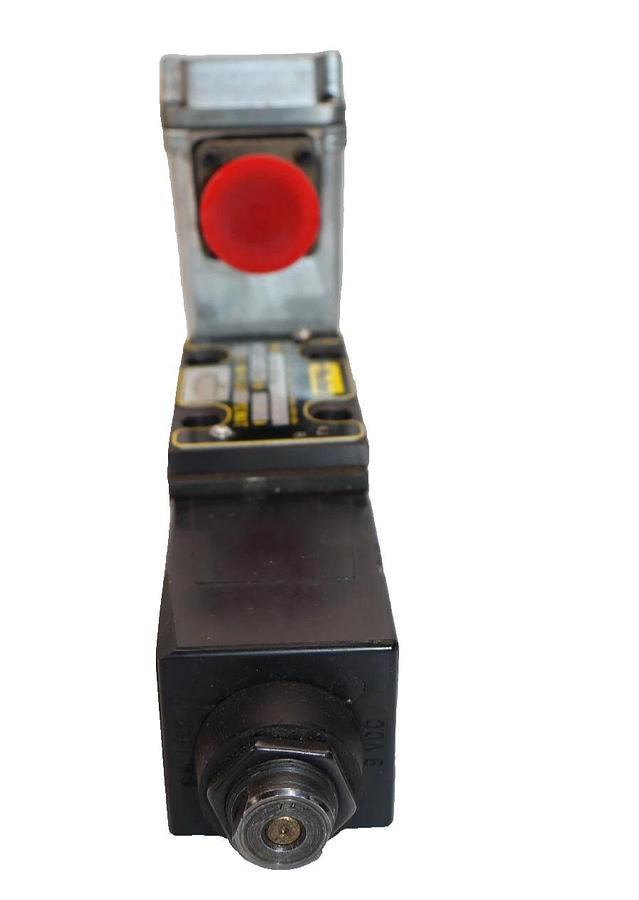 Parker Valve D1FXE85FCNDJ0030 24vdc NOS
