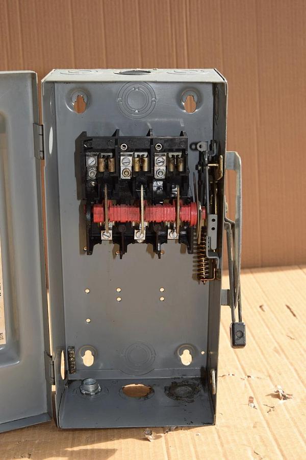 Used SQUARE D HU-362 HU362 Ser E1 60A 60 Amp 60 A 600V Unfisible Safety Switch Type 1