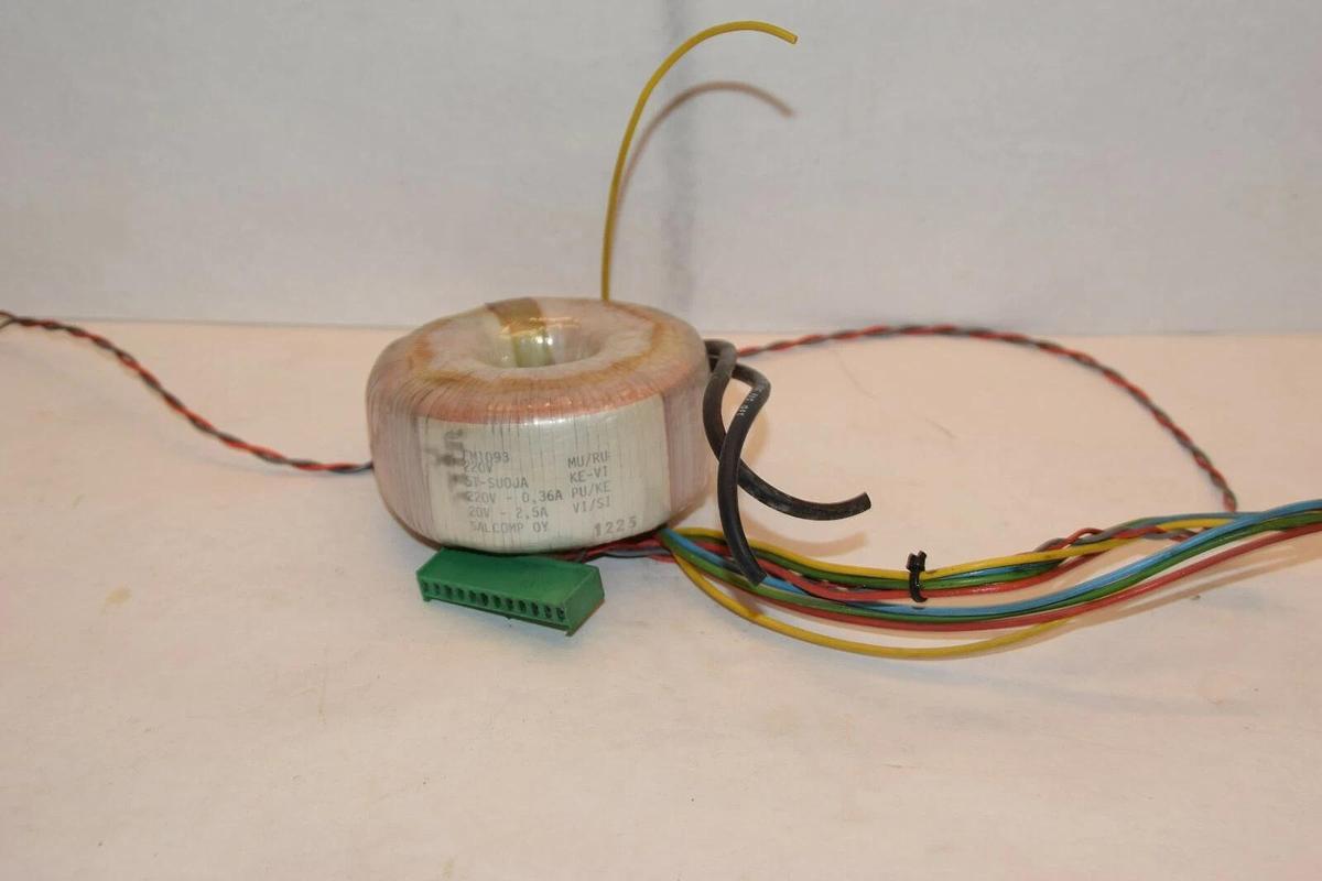 Used TRAFOMIC FM1093 ST-SUOJA 220V-0.36A 20V-2,5A Coil Transformer