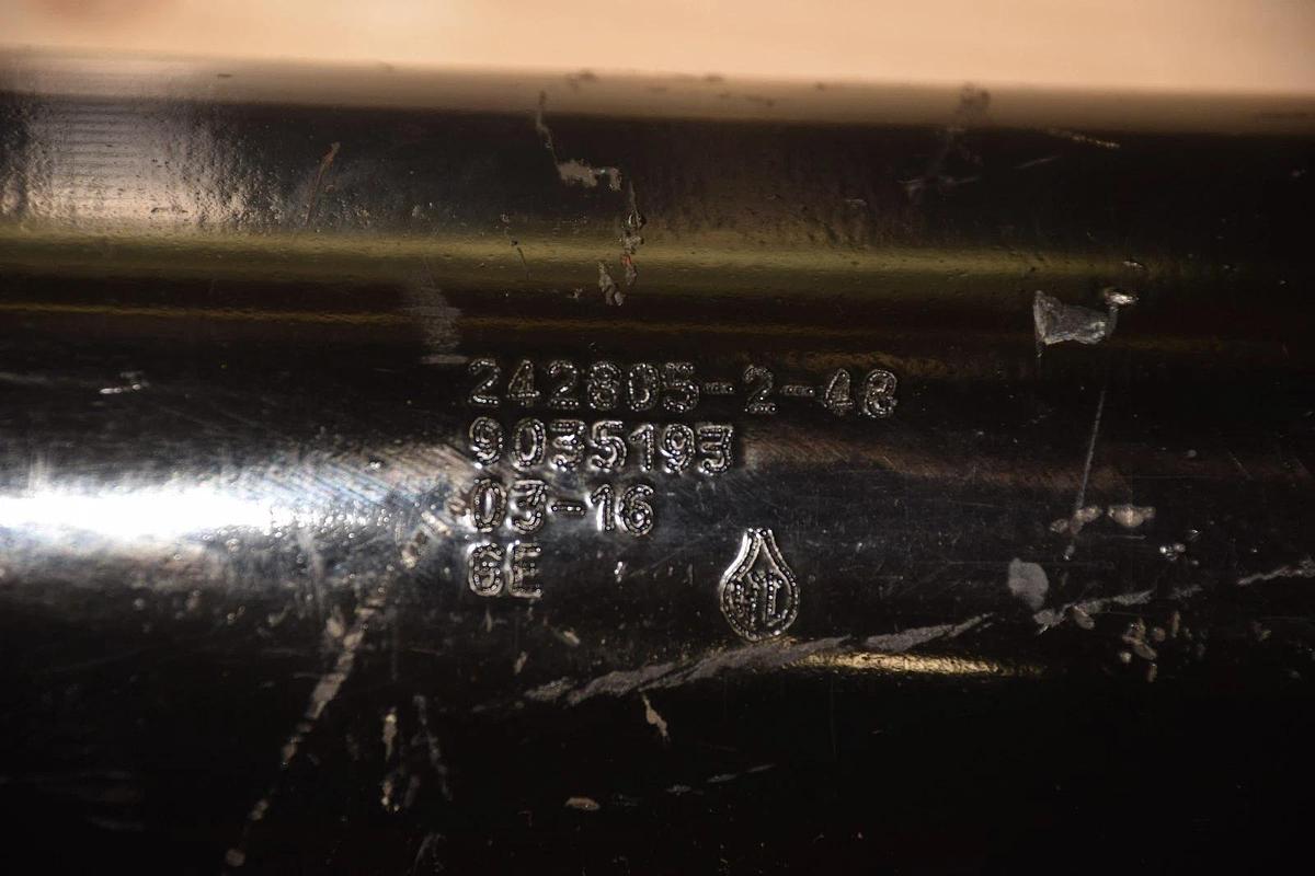 Hydraulic Cylinder 242805-2-48 9035193 G28203551 22" L  12" stroke  1-1/2" rod