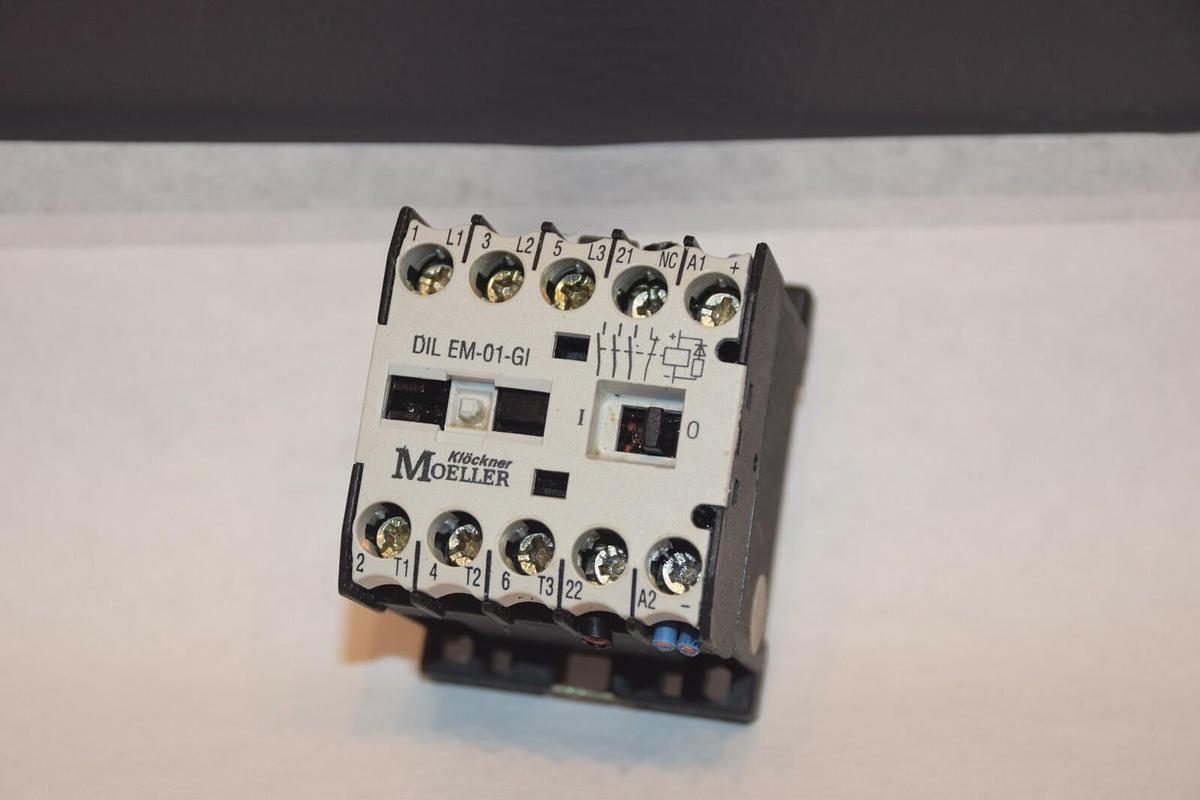 Used KLOCKNER MOELLER DIL EM-01-GI DILEM01GI 20A 24V COIL CONTACTOR