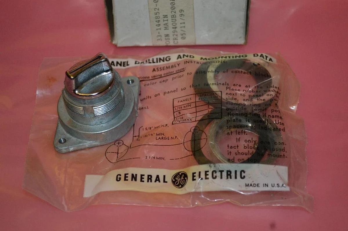 General Electric Push Button CR294OUB200A NEW