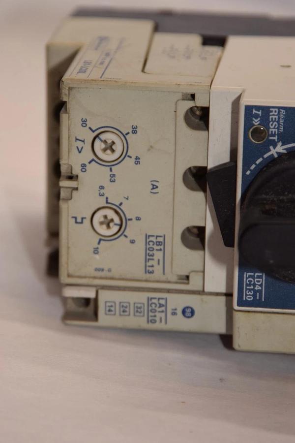 Used TELEMECANIQUE LD4-LC130 With LB1-LC03L13 Motor Starter LA1-LC010 Contact *Crack*