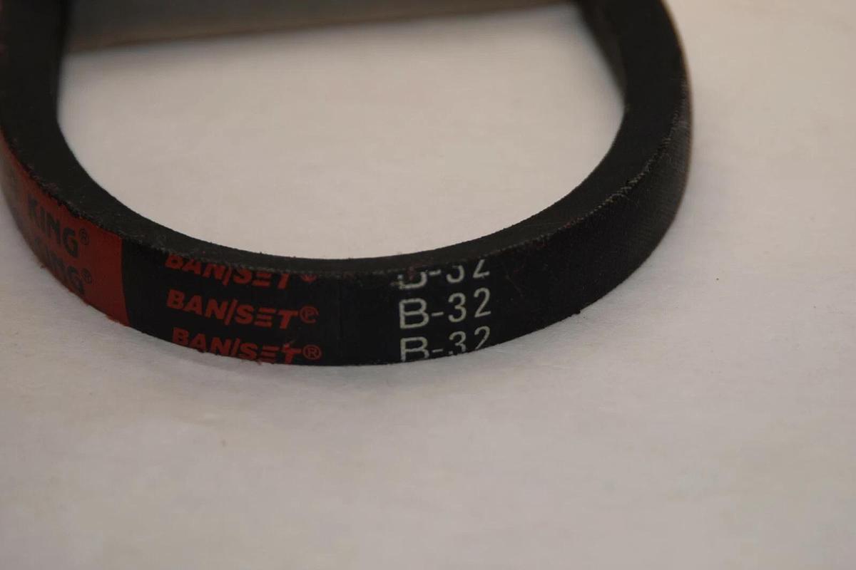 (NEW - Lot of 2) BANDO B32 B 32 Ban/Set Premium V-Belt