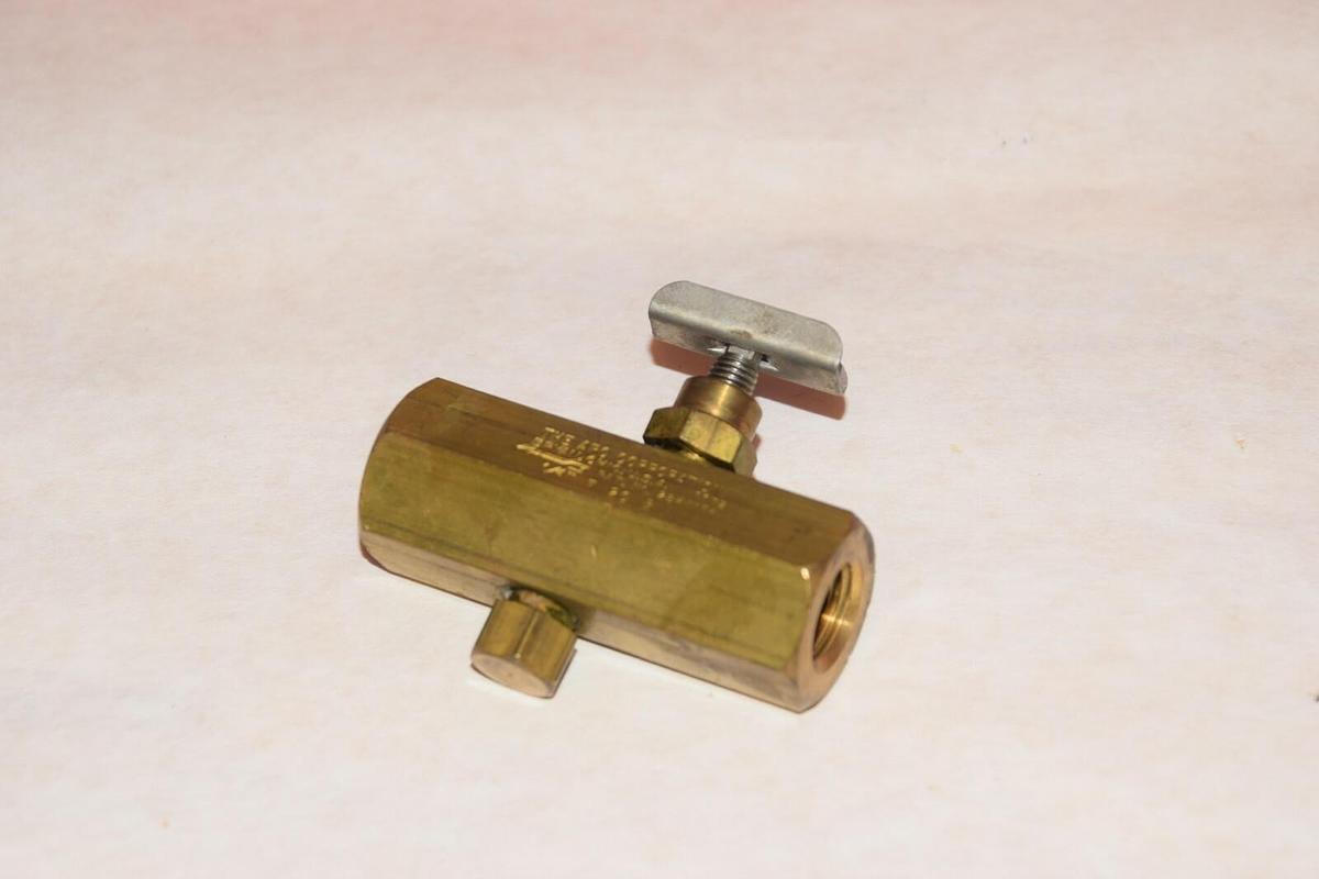 NEW ARO CORPORATION 1/4" F 20 B F20B FLOW CONTROL VALVE