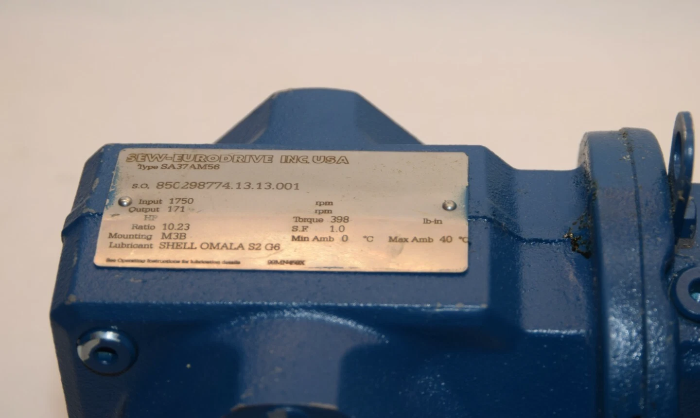 New) SEW-EURODRIVE SA37AM56 torque 398, 10.23:1 RATIO motor Gearbox 3/4" bore