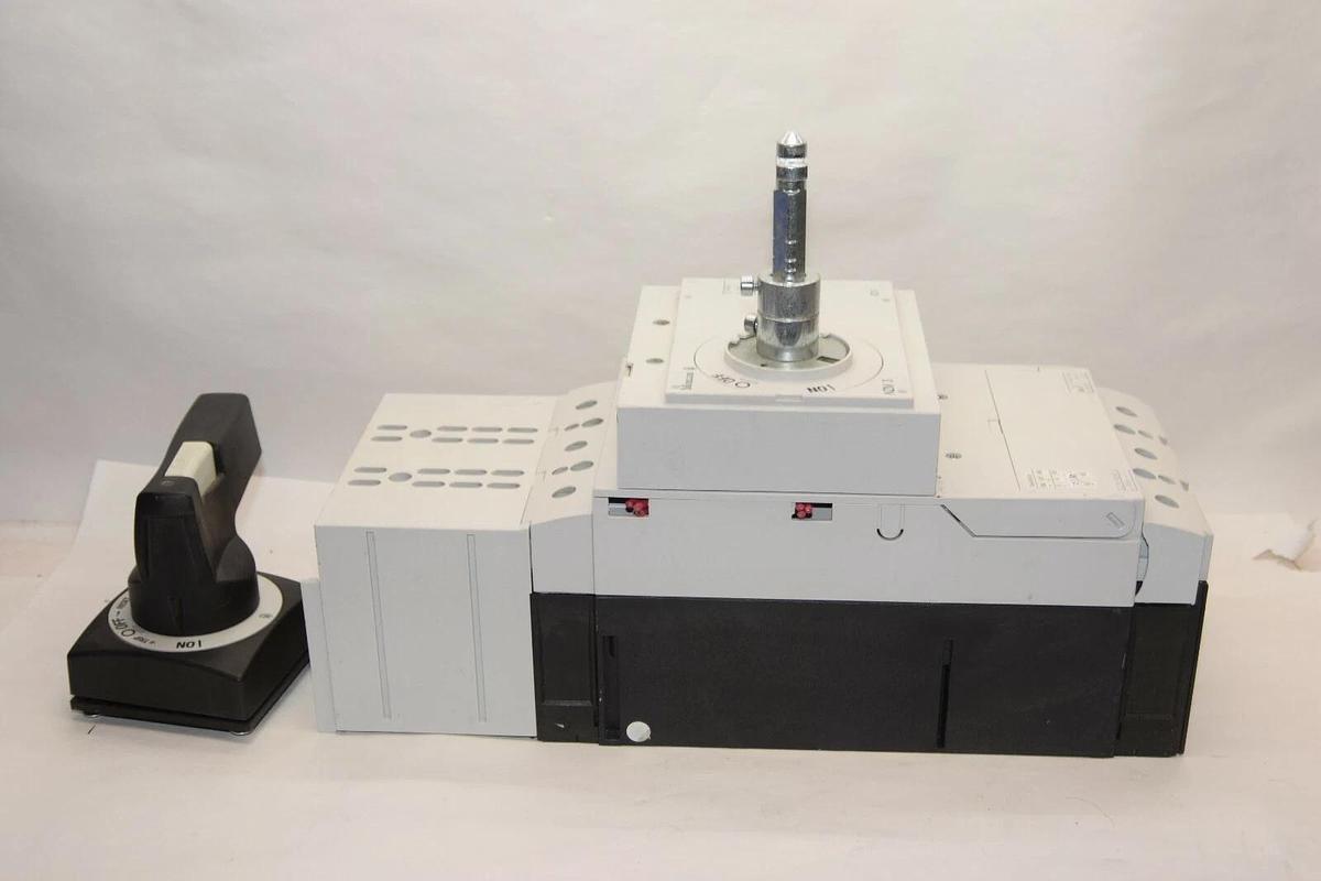 Used Eaton Moeller NS3-600-NA Molded Case Disconnect Switch 600A 600V NZM2/3-XAHIV
