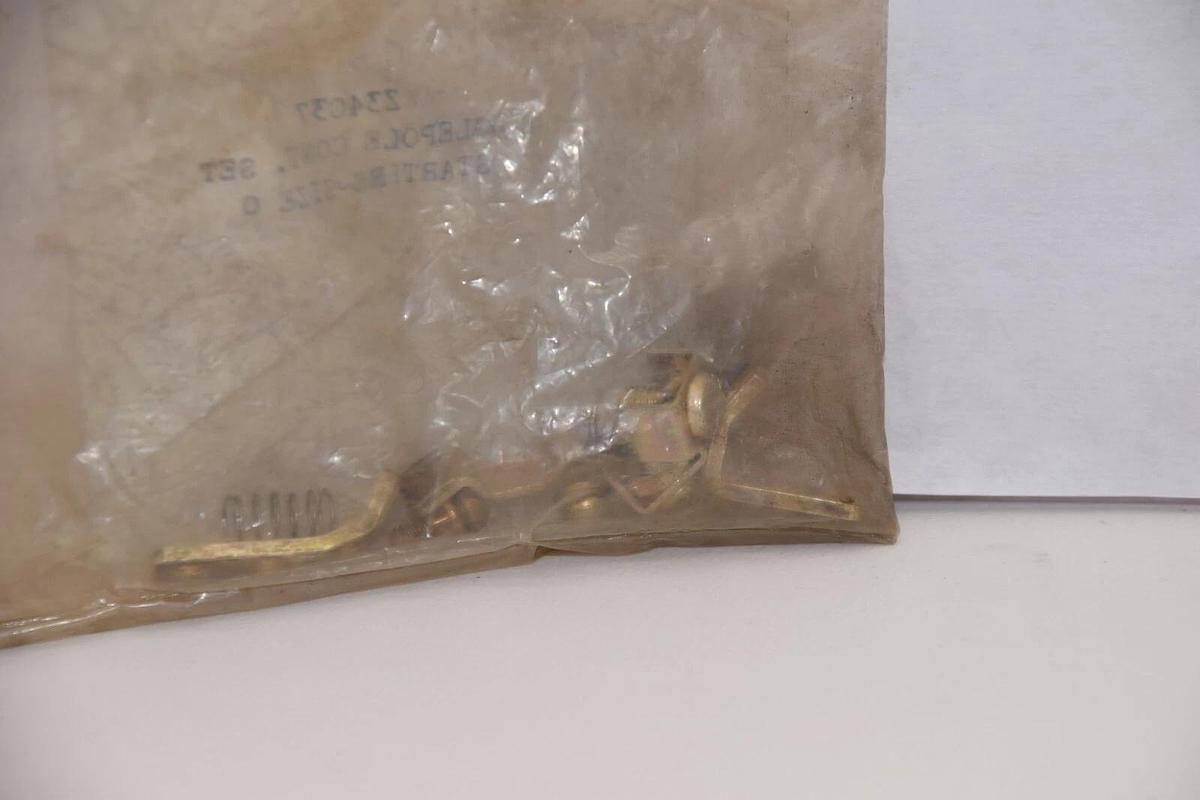 (NEW - Lot of 5) ALLEN BRADLEY Z-34037 , Z34037 Size 0 1 Pole Contact Kit