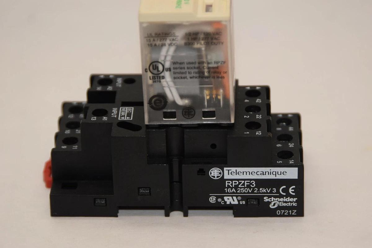 (NEW) SCHNEIDER ELECTRIC RPM31F7 15A 250V Relay With RPZF3 Base