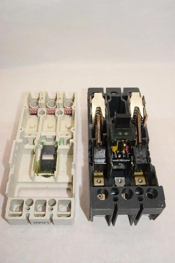 Eaton JD2250F JD 35k 250A 250 Amp A 2 Pole Circuit Breaker *Chipped Corners *