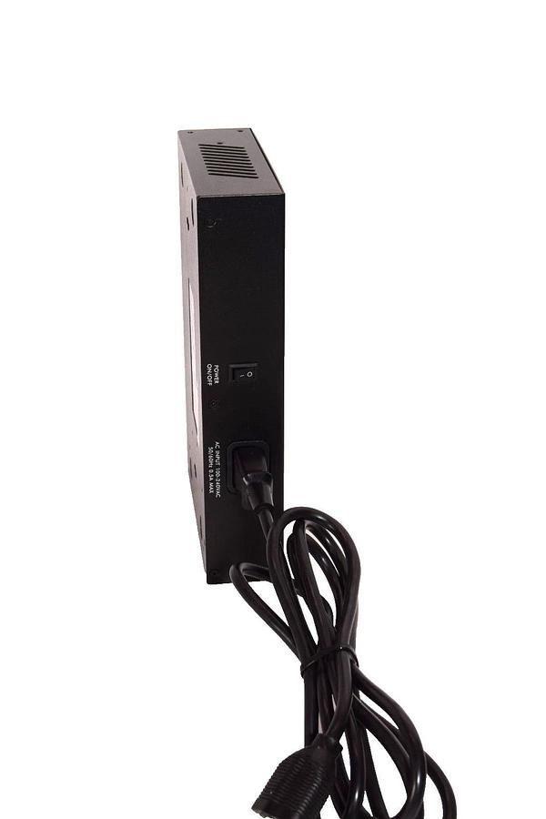 Used ZYXEL ES1100-16 , ES110016 100-240V 50/60Hz 0.5A 16-Port Ethernet Switch