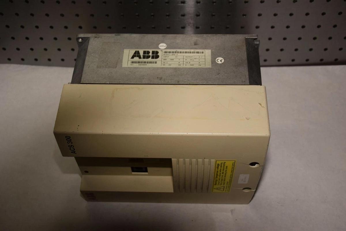 Used ABB ACS300  ACS311-6P6-3 ACS3116P63 380/480V 12.1A 10A VARIABLE FREQUENCY DRIVE