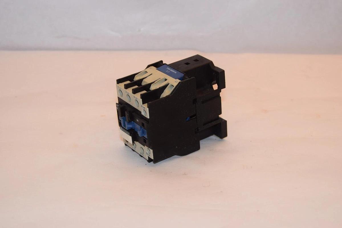 (NEW) TELEMECANIQUE LC1 D3201 LC1D3201 Contactor With 110V Coil