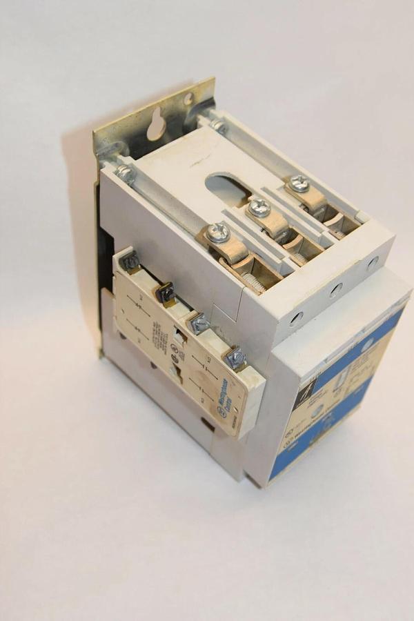 Used WESTINGHOUSE W201K4CF 120 Volt Control Voltage Nema Size 4 135A 460V Contactor