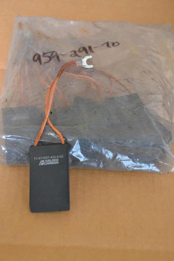 10) HELWIG CARBON MOTOR BRUSH BRUSHES 11-371527-420-3-02 2 3/4x1 3/8x1/4  NEW