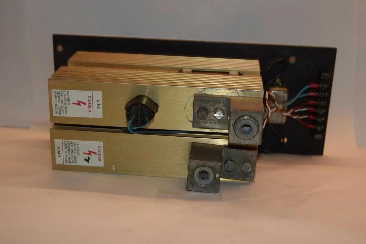 Used Cutler-hammer Eaton C515HSE2 Power Pole  C515HSE2B C515HS E2B 34-1410 size E