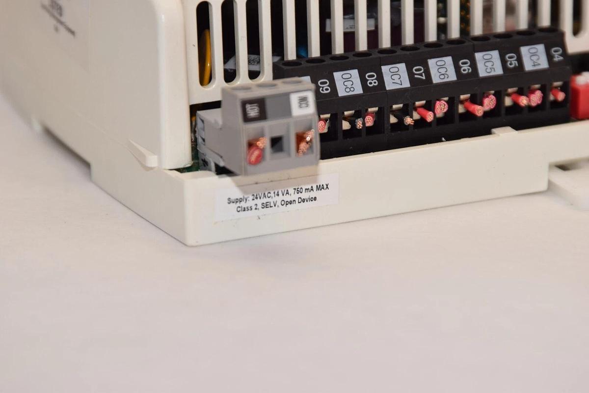 Used JOHNSON CONTROLS FX-PCA2611-0 Rev J Ver. 6.2 PCA2611 Programmable Controller