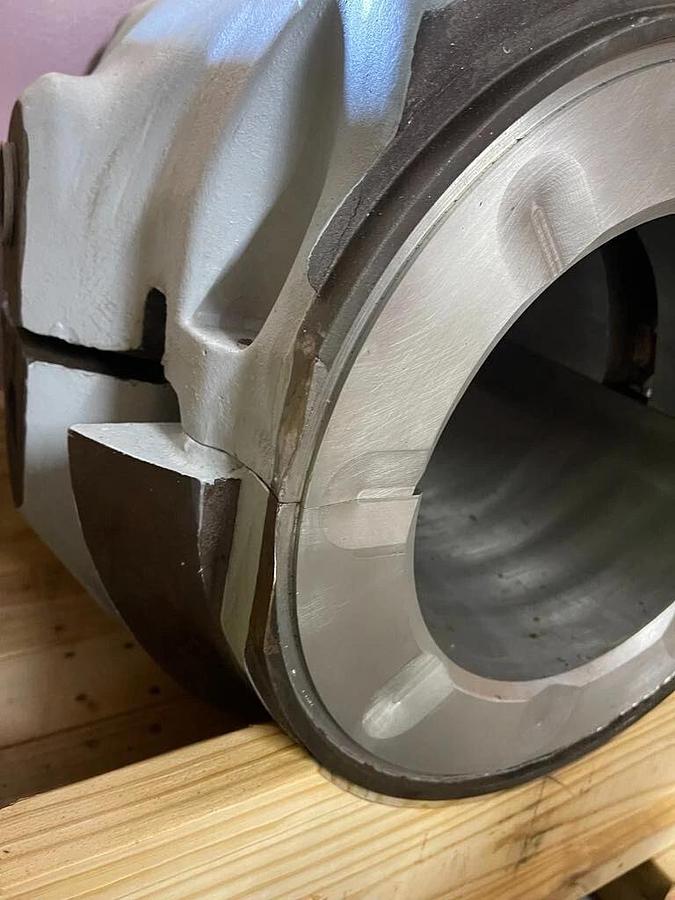 Reliance 132591 Bearing Pillow Block Housing 9 XC LINER ASSEMBLY QA 0 (NEW)