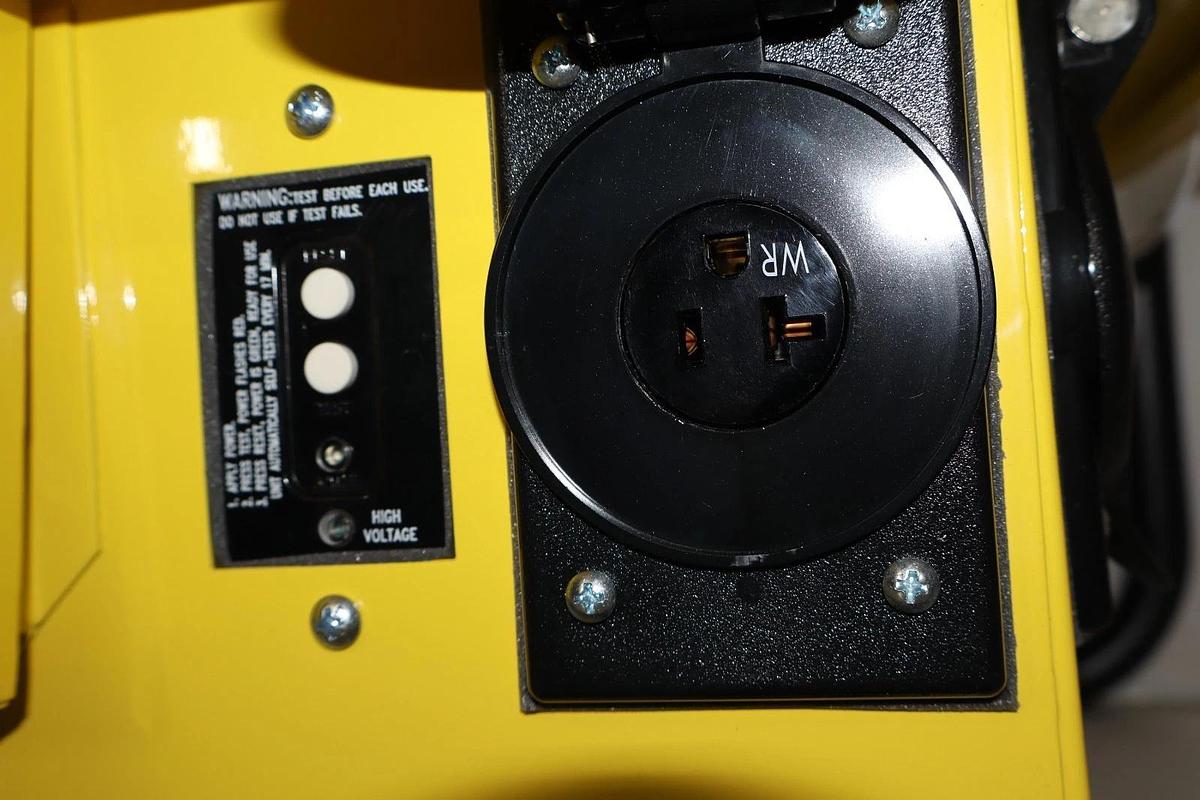 Southwire X-Treme Power Distribution Box 8706UGCX 50A 6-Circ 125/250v (New) 811409020137