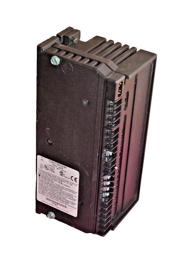 Used General Electric GE Fanuc Electric Module 24/48v 16PT IC660EBD02 IC660TBD023K