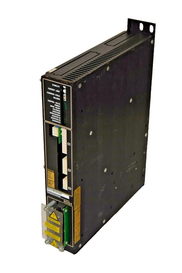 Used KOLLMORGEN Servo Drive BDS4A-103H-0015-105A21P Input 140Vdc Output 115Vac