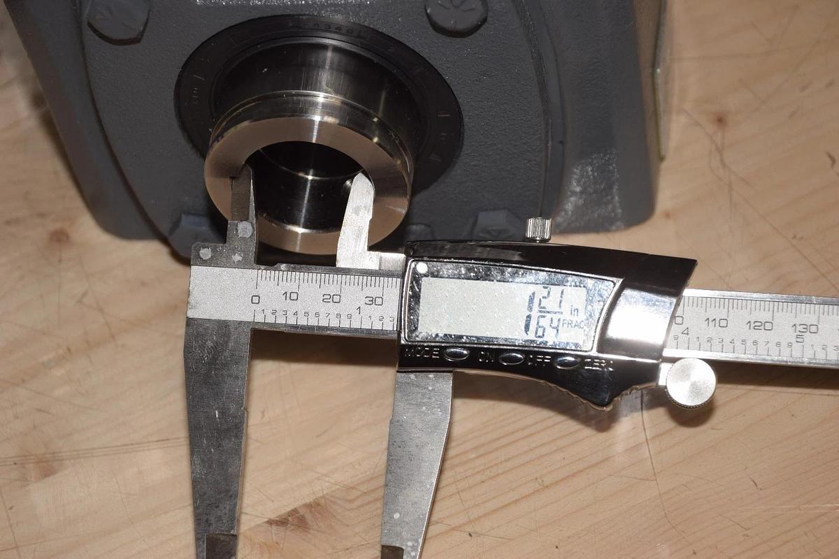 BOSTON GEAR HF72150ZTB5HP20 0.66HP GEAR REDUCER NEW