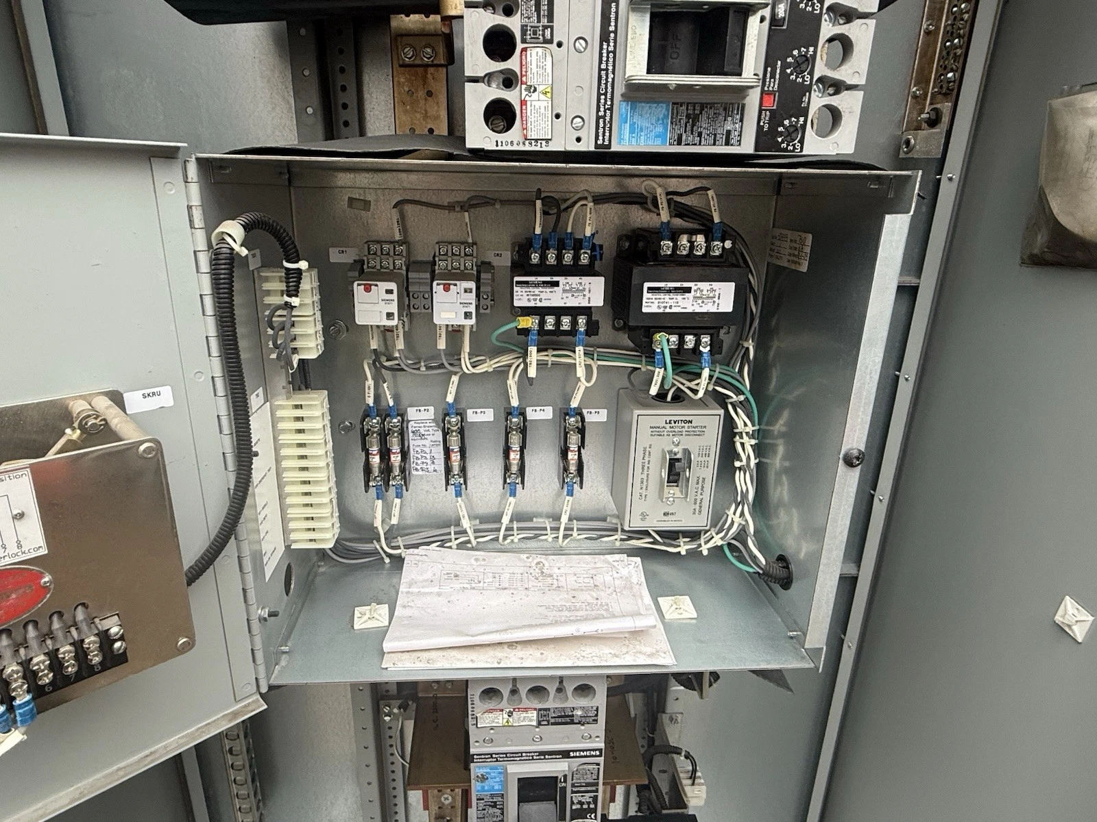 Used Siemens P4E75ML400ETS P4 Panelboard 400A 480/277V 3PH 400 Amp 3 Breaker Mbpass