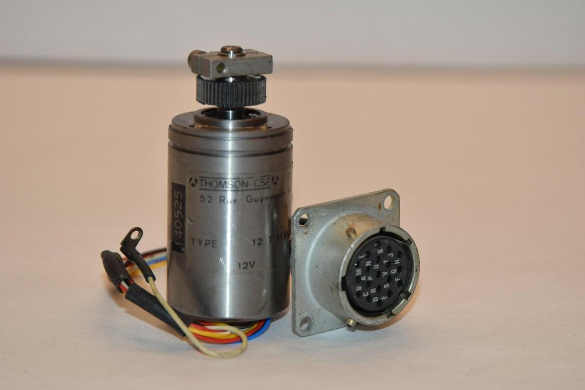 Used THOMSON-CSF 12T 11RC 252gG1K/97 12T11RC252gG1K/97 12V 2500Hz RESOLVER