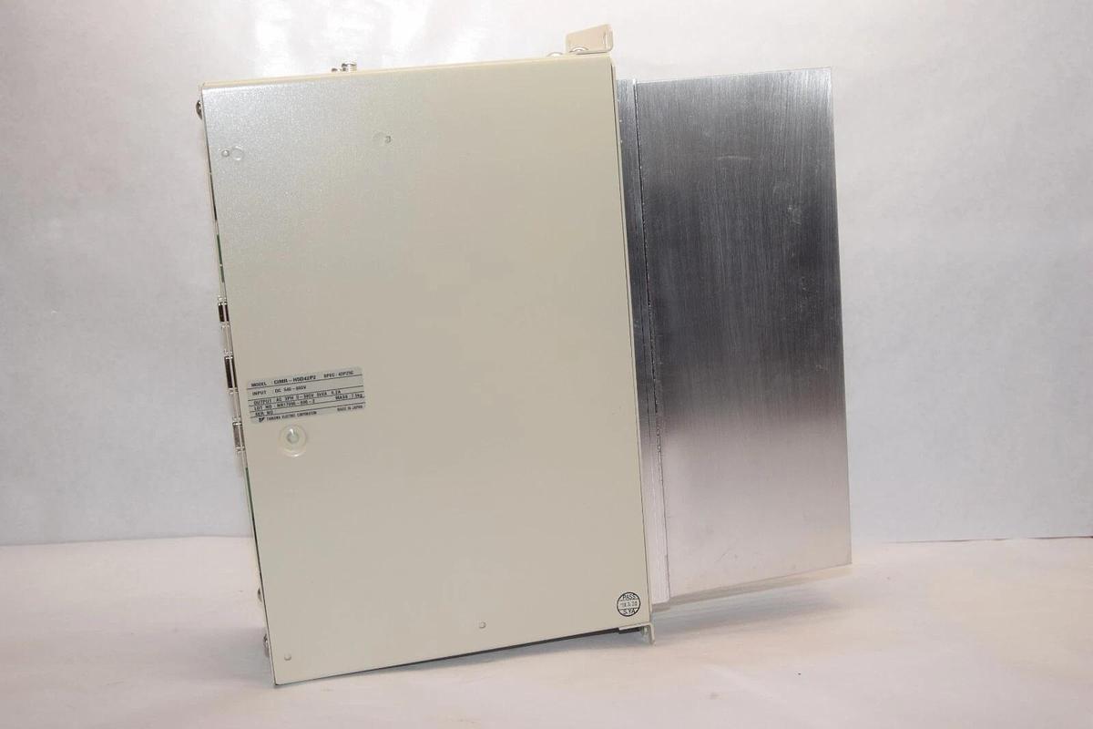 YASKAWA 676H5 Drive CIMR-H5D42P2 42P25C CIMR-H5D42P25C 540-660vdc 3kva 3 kva NEW