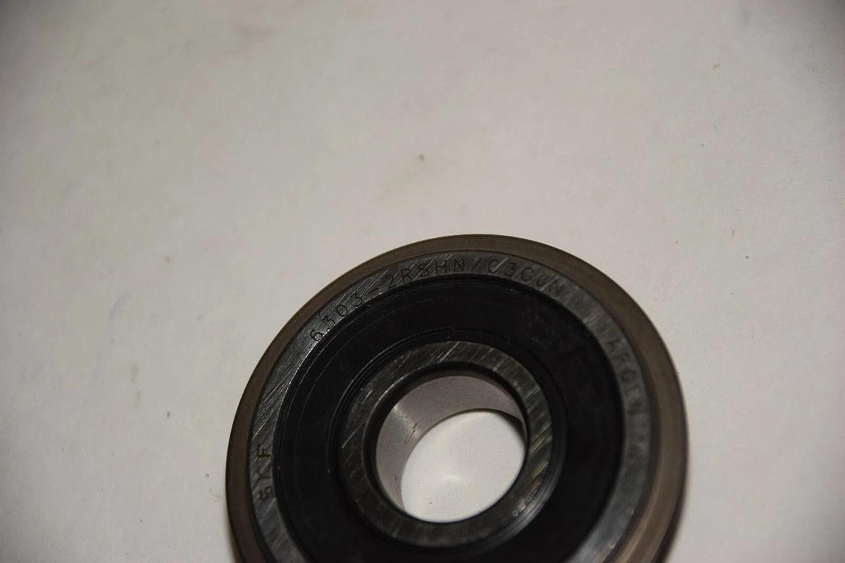 SKF 6303-2RSHN/C3GJN RADIAL BEARING NEW