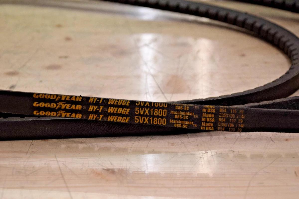 GOODYEAR HY-T WEDGE TIMING BELT 5VX1800 *USA* NEW