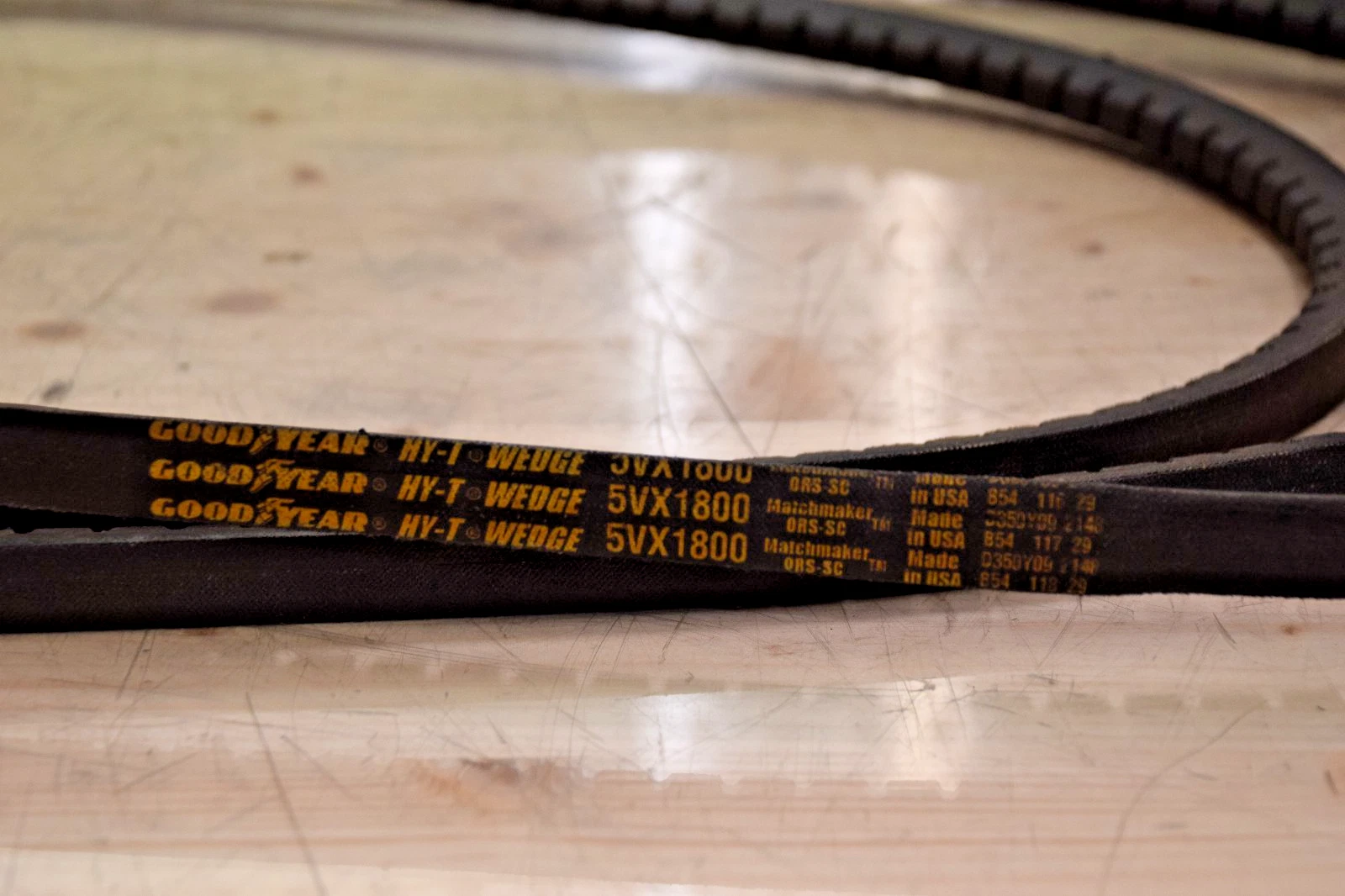 GOODYEAR HY-T WEDGE TIMING BELT 5VX1800 *USA* NEW